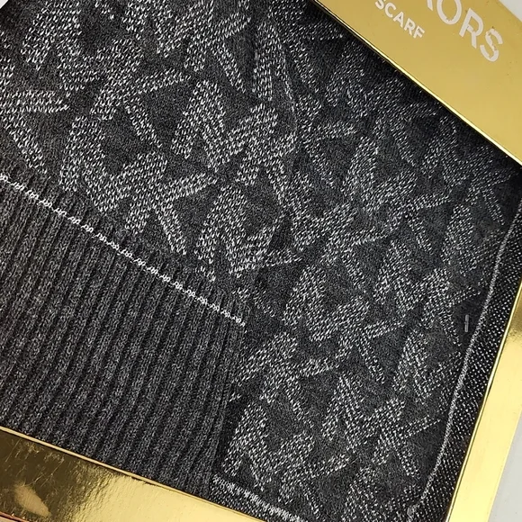 MICHAEL Michael Kors Women's Hat  & Scarf Gift Box Set MK Monogram Silver OS - Picture 2 of 11